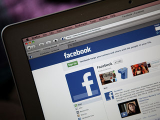 Principal embraces social media for kids' safety