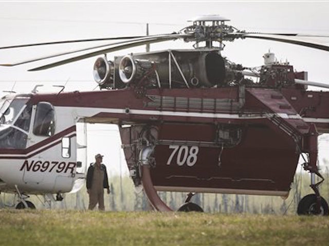 Canadian PM arrives in fire-ravaged region