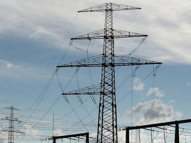 Thousands evacuate Outer Banks after power outage