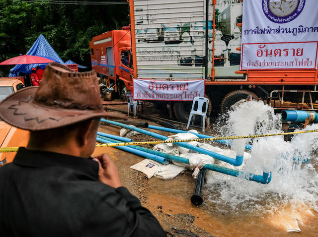 Thailand cave rescue: Search teams unsure how to free trapped boys